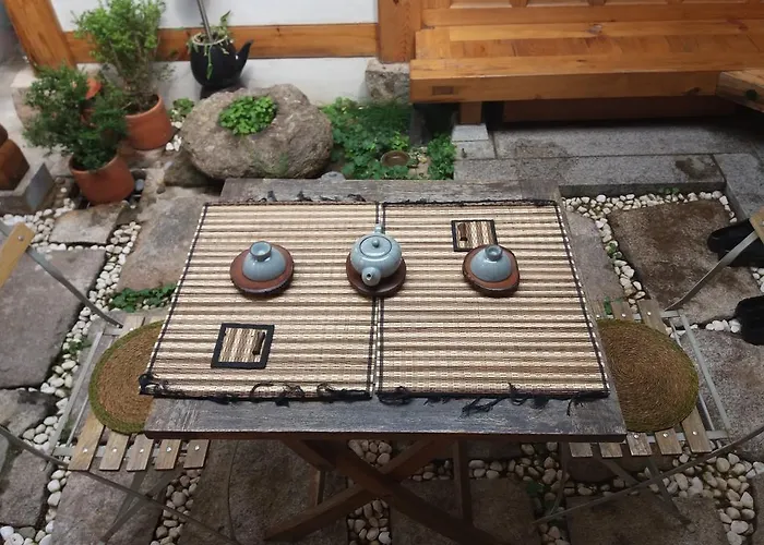 Boutique Hanok Domus Suae *